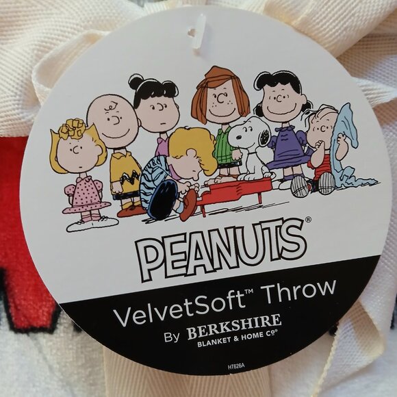 Berkshire Peanuts Velvetsoft Oversized Holiday Throw NWT - Picture 2 of 7